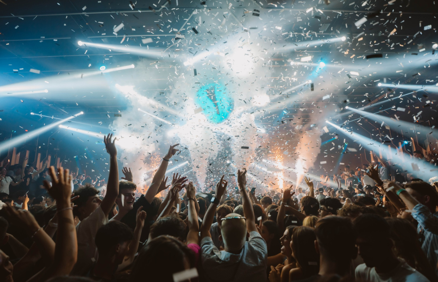 54 Dreamy Nights, Image 1