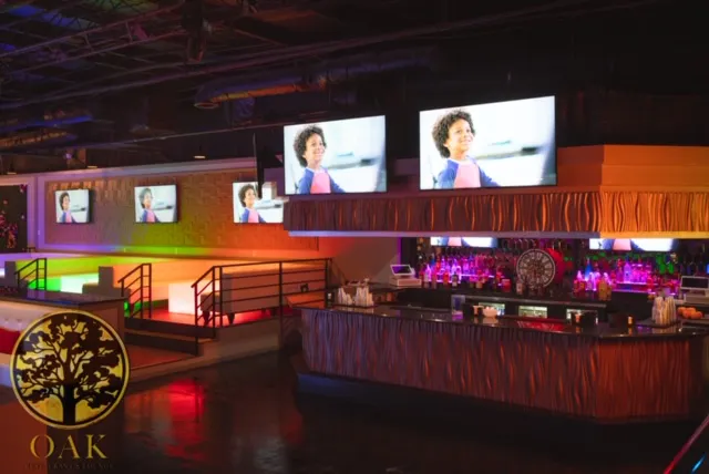 OAK Restaurant and Lounge