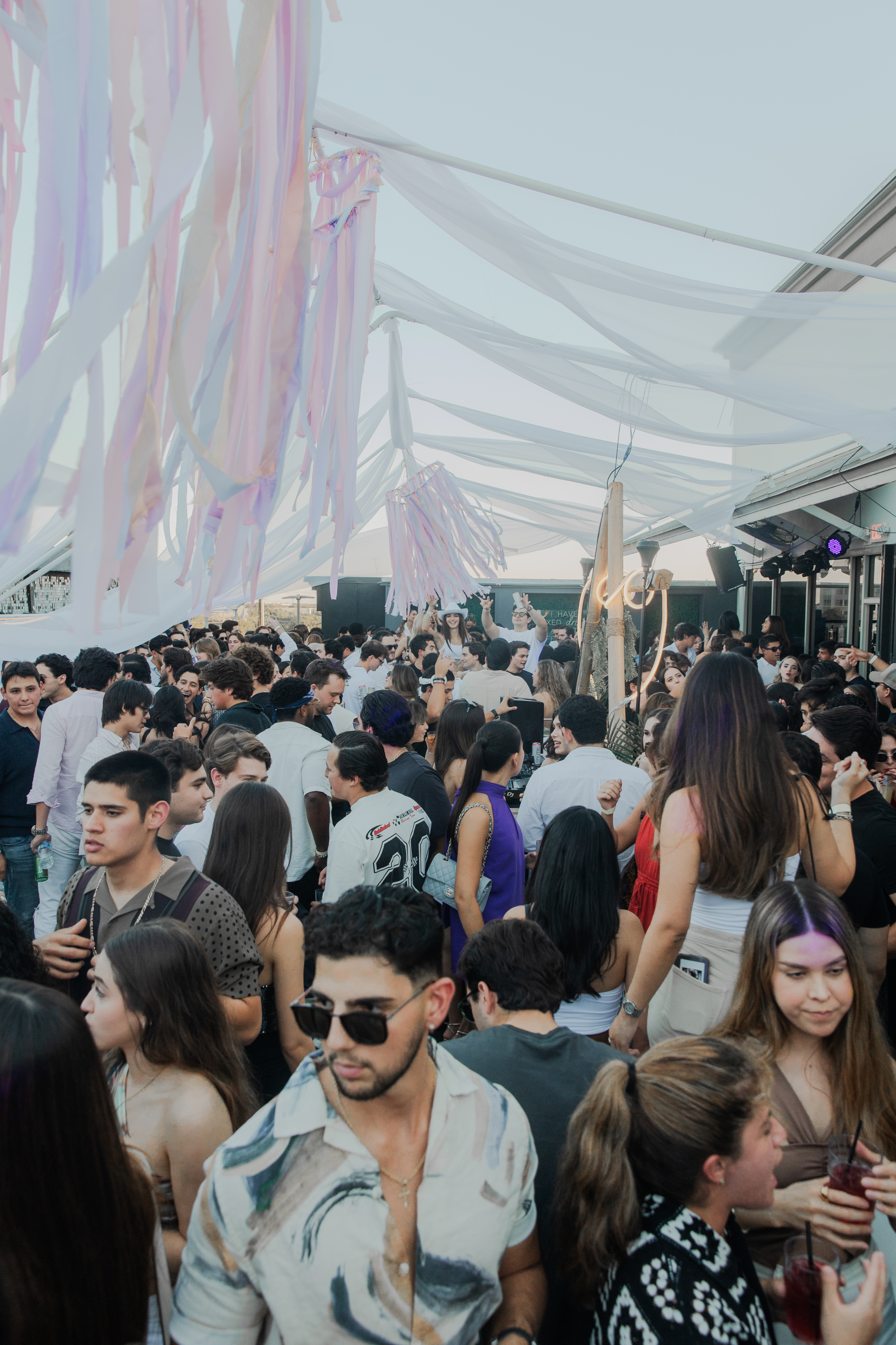 Hyde Social Club, Image 1